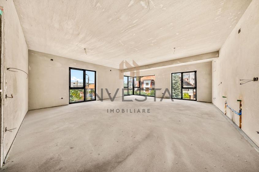 Apartament cu 4 camere semidecomandat în Andrei Mureșanu