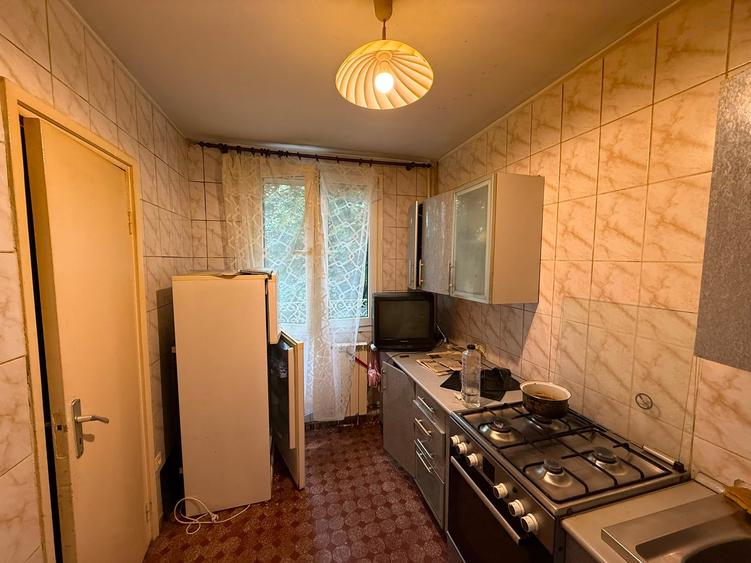 Apartament cu 3 camere în Drumul Taberei