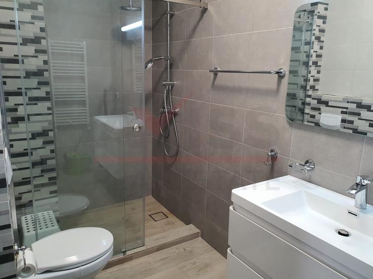 Apartament cu 2 camere semidecomandat, mobilat în Central