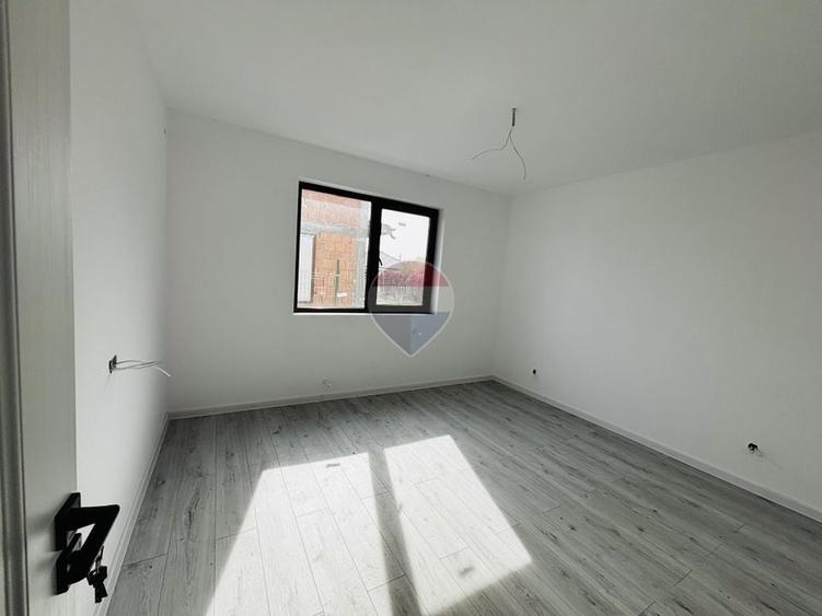 Casă individuală cu 3 camere cu Teren 385 Mp în Domnești