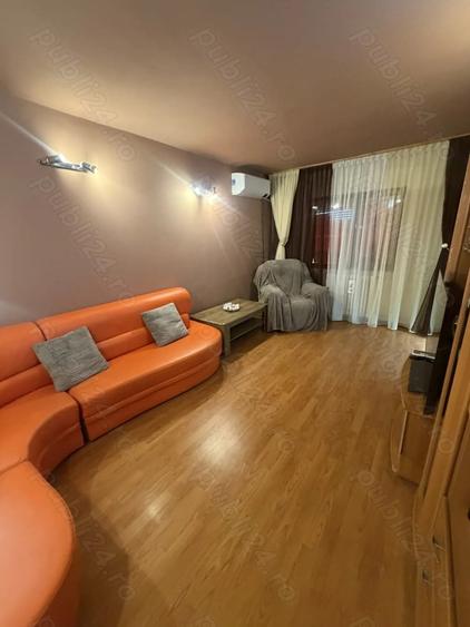 Vand apartament 3 camere zona 9 Mai Ploie?ti - 9