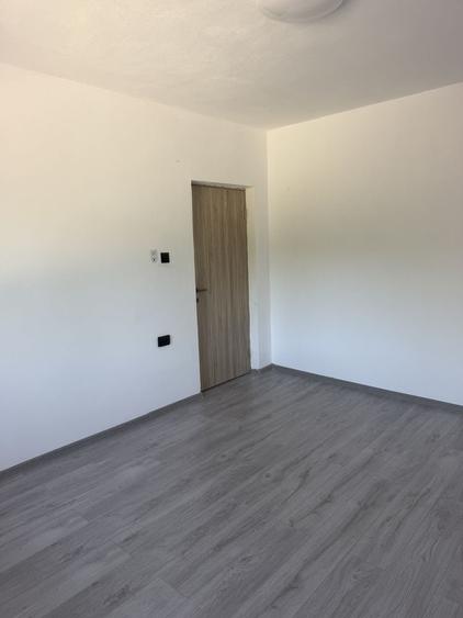 Casă cu 2 camere în Stracoș