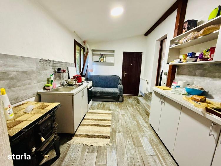 Casă cu 4 camere cu Teren 5500 Mp în Pojorâta