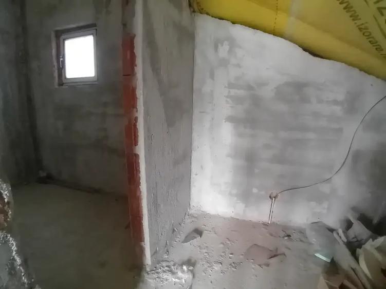 Casă cu 3 camere cu Canalizare în Chitila