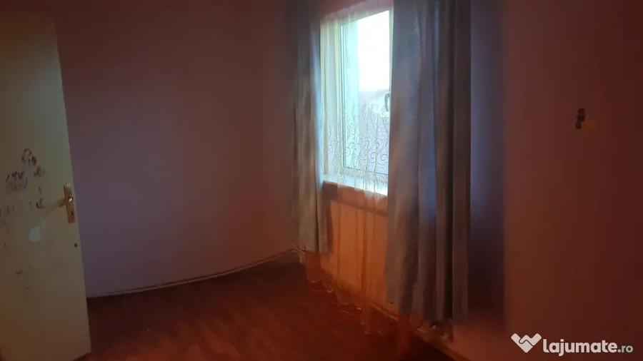 Apartament cu 2 camere nedecomandat în Central