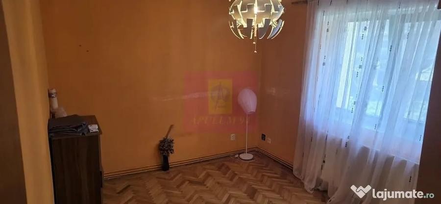 Apartament cu 2 camere decomandat în Poiana