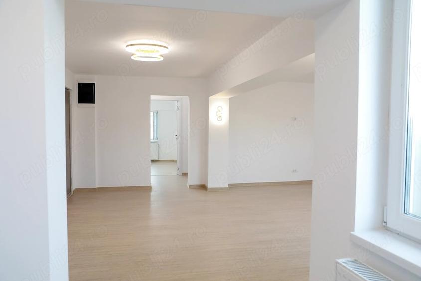 Apartament cu 4 camere decomandat în Central