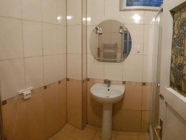 Casă individuală cu 4 camere cu Canalizare în Bartolomeu