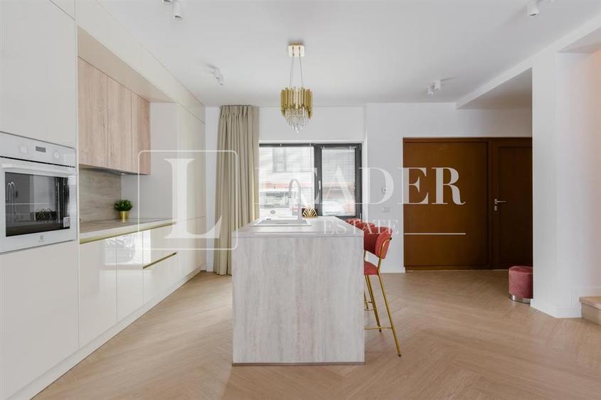 Duplex cu 5 camere cu Canalizare în Pipera