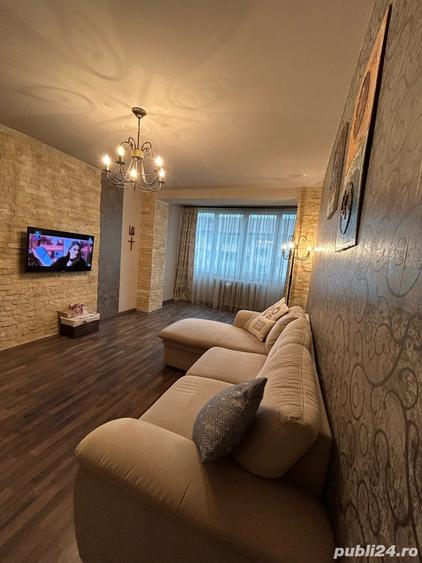 Apartament cu 3 camere decomandat în Motru