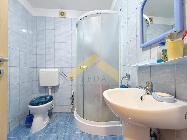 Apartament cu 2 camere decomandat în Lipovei