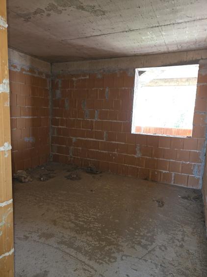 Casă individuală cu 10 camere cu Teren 400 Mp în Giulești