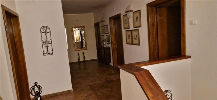 Casă cu 15 camere cu Canalizare în Muncitoresc