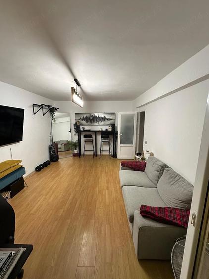 Apartament cu 2 camere decomandat, mobilat în Central