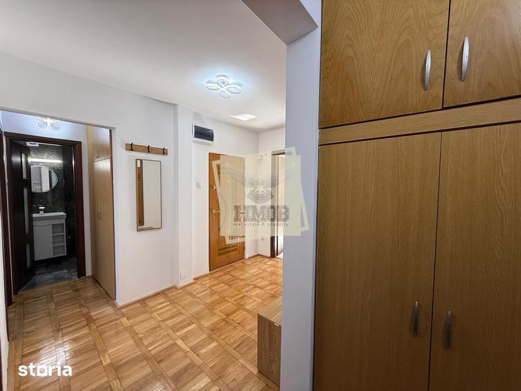 Apartament cu 4 camere decomandat în Valea Aurie