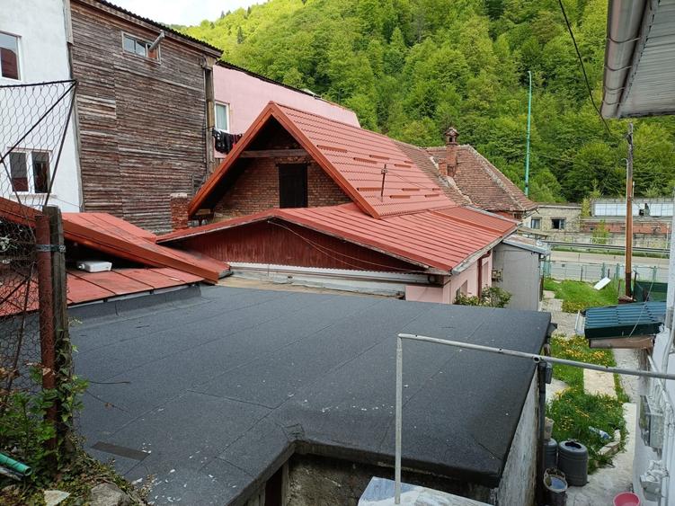 Casă cu 3 camere cu Canalizare în Sinaia