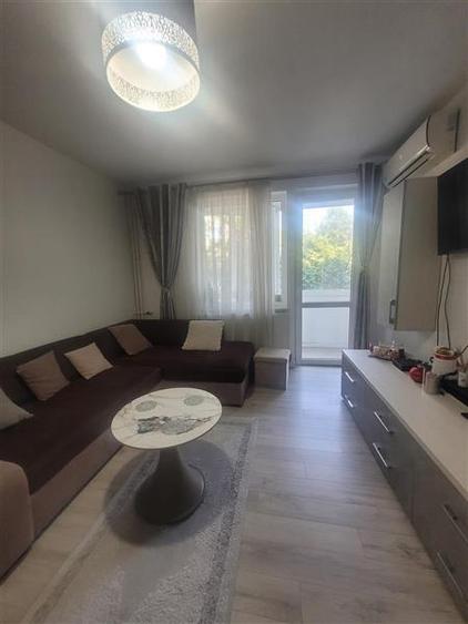 Apartament cu 2 camere decomandat în Republica