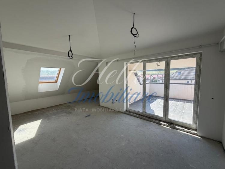 Apartament cu 3 camere decomandat în Florești