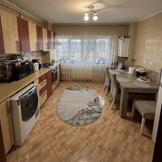 Apartament cu 2 camere decomandat în Buzaului
