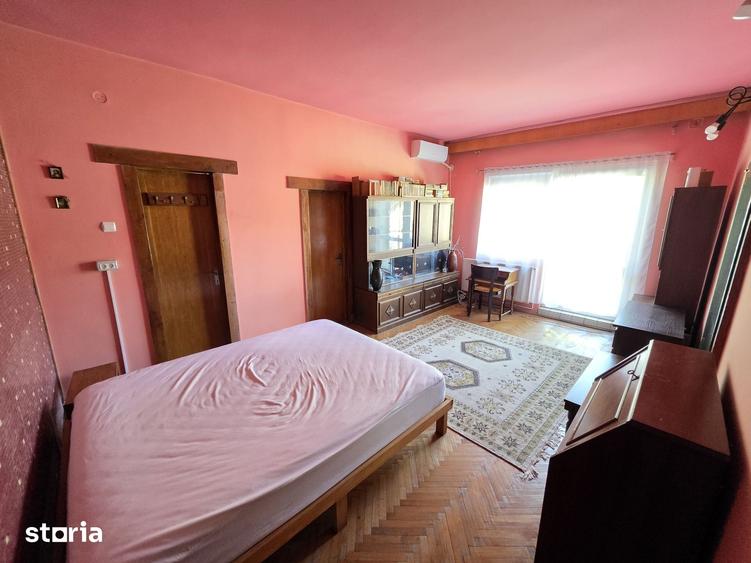 Casă cu 4 camere cu Teren 323 Mp în Central