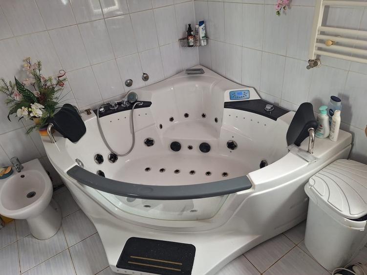 Casă cu 3 camere cu Teren 500 Mp în Central