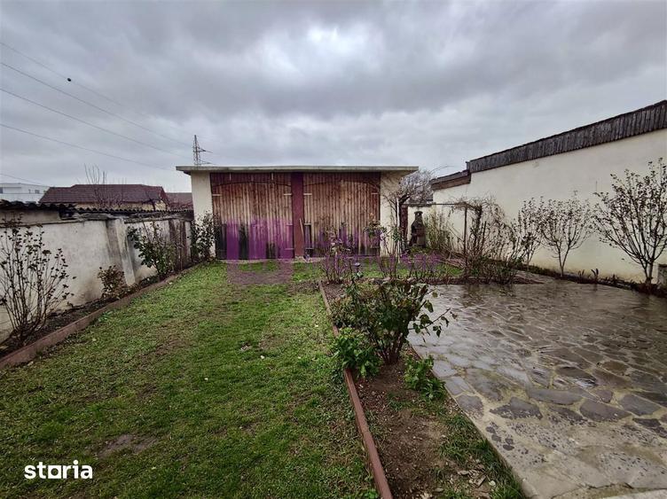 Casă cu 7 camere cu Teren 1540 Mp în Turnișor