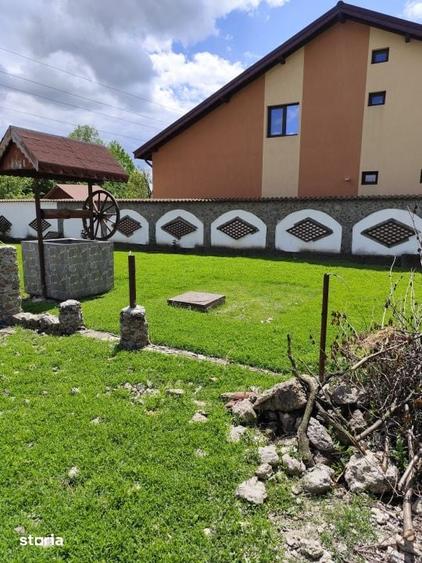 Casă cu 5 camere cu Teren 800 Mp în Calea București