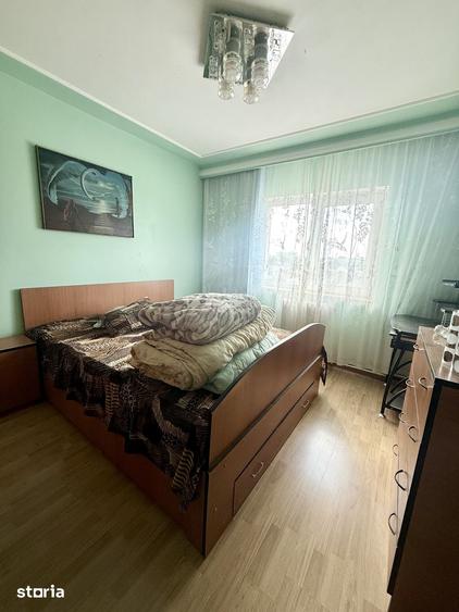 Apartament cu 4 camere decomandat în Radu Negru