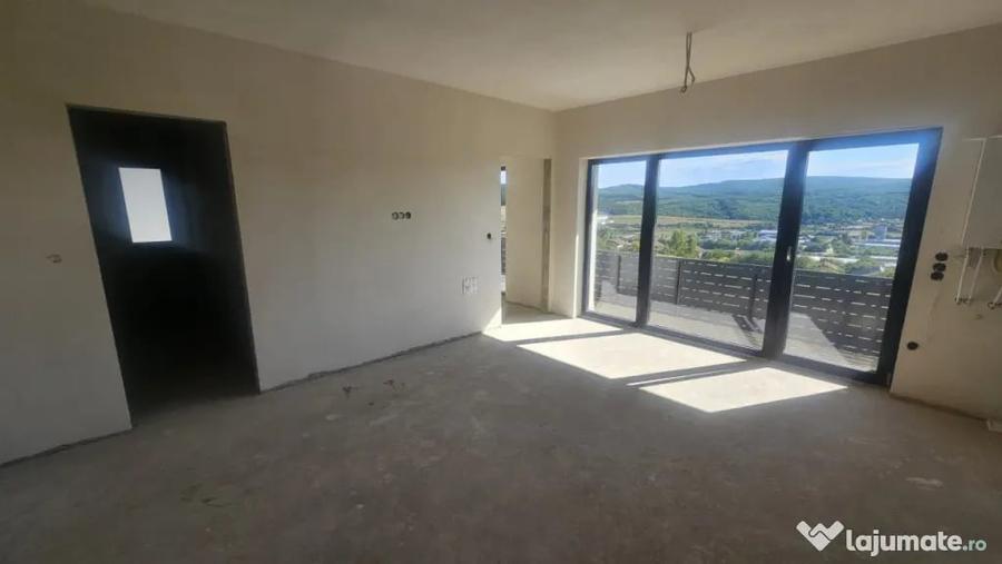 Apartament cu 2 camere semidecomandat în Baciu