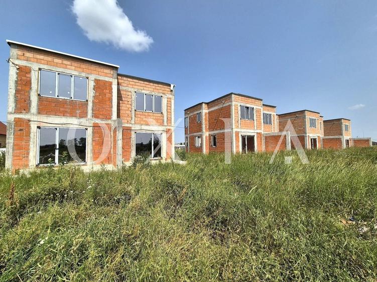 Duplex cu 3 camere cu Canalizare în Moșnița Nouă