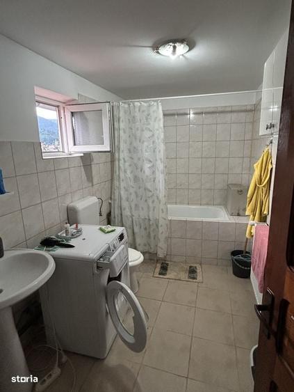 Casă cu 4 camere în Poiana Țapului