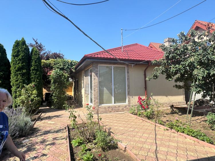 Casă individuală cu 4 camere cu Canalizare în Viile Noi
