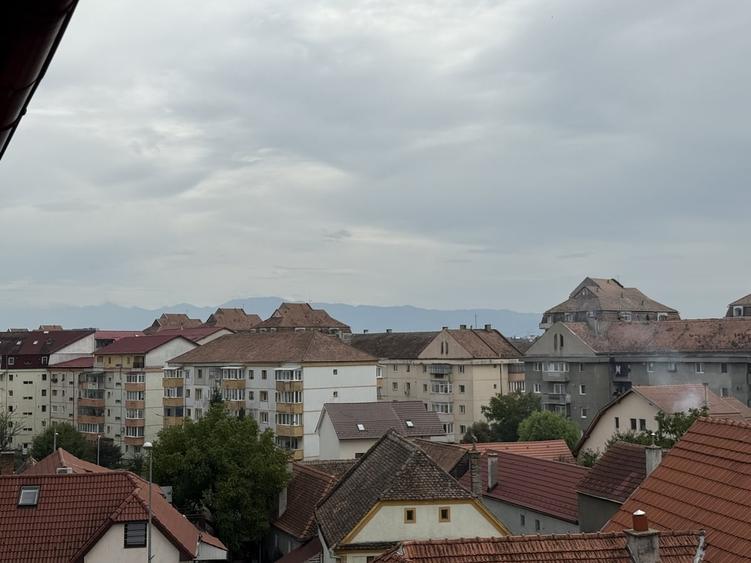Apartament cu 3 camere decomandat în Vest