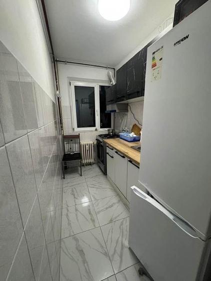 Apartament cu 3 camere semidecomandat, mobilat în Tomis Nord