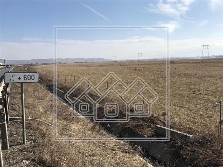 Teren agricol extravilan de 10000 mp, în Aeroport