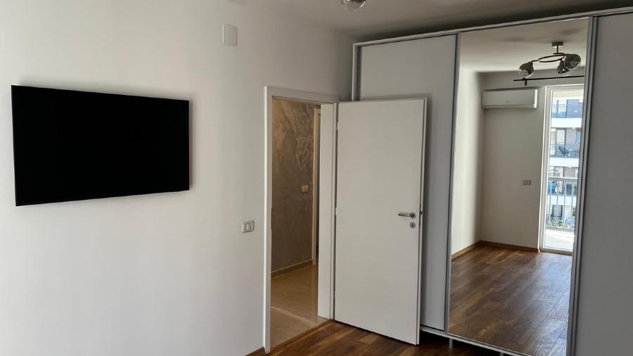 Apartament cu 3 camere decomandat, mobilat în Aradului