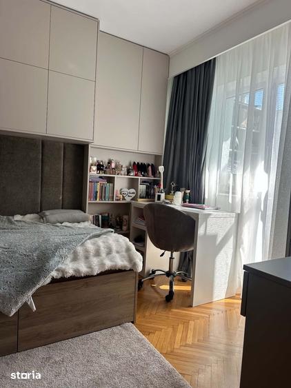 Apartament cu 4 camere decomandat în Micro 16