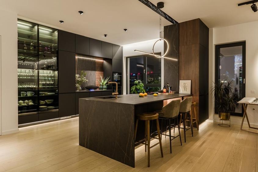 Apartament cu 3 camere decomandat în Aviației
