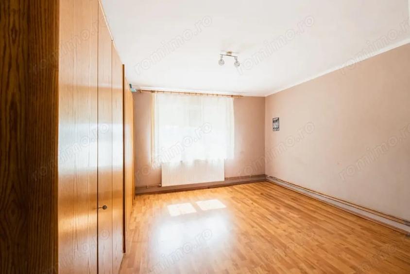 Casă cu Teren 2634 Mp în Jebel