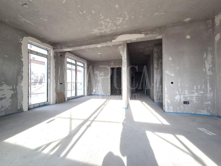 Duplex cu 4 camere cu Canalizare în Dâmbul Rotund
