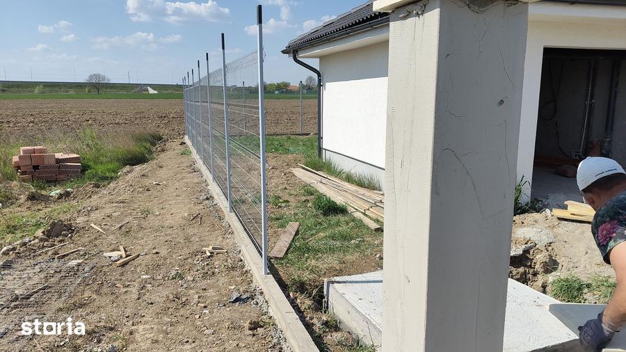 Casă cu 4 camere cu Teren 300 Mp în Central