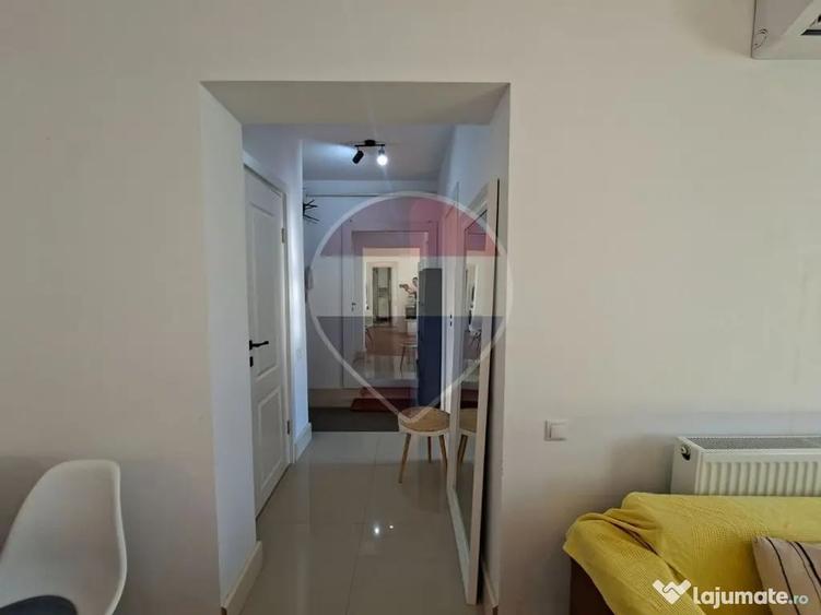 Apartament cu 3 camere decomandat în Săsar
