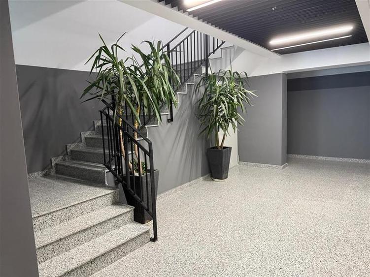 Apartament cu 3 camere decomandat în Rahova