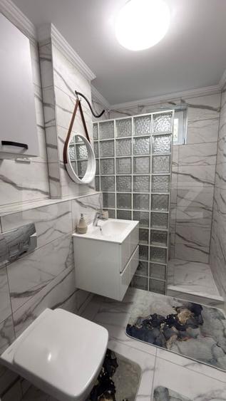 Apartament cu 2 camere semidecomandat, mobilat în Micro 15