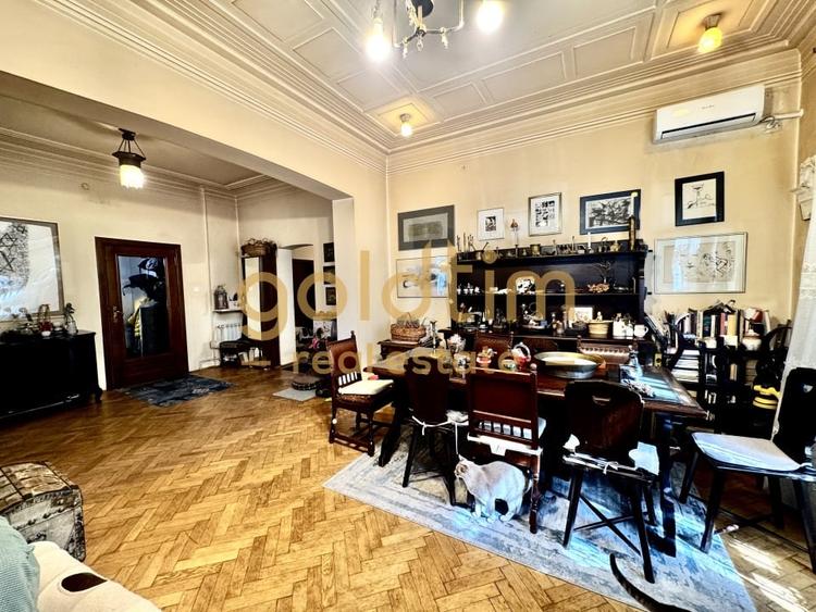 Apartament cu 5 camere decomandat în Armeneasca