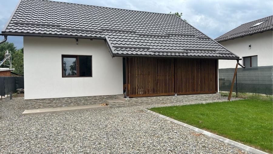 Casă cu 3 camere în Brebu