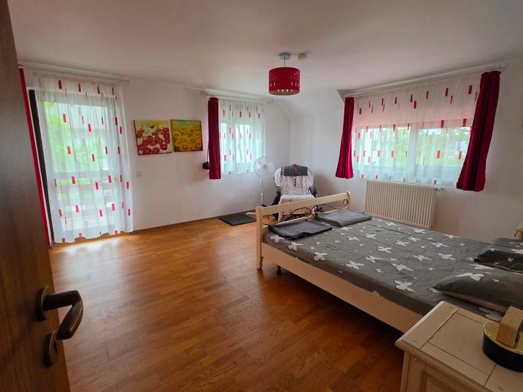 Casă individuală cu 5 camere cu Teren 400 Mp în Domnești