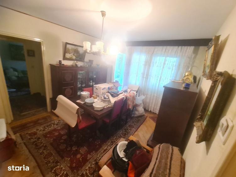 Apartament cu 3 camere semidecomandat în Cornișa