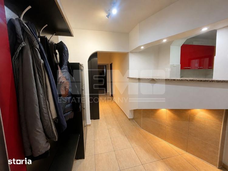 Apartament cu 3 camere semidecomandat în Central
