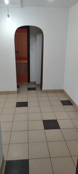 Apartament cu 2 camere decomandat în Basarabia
